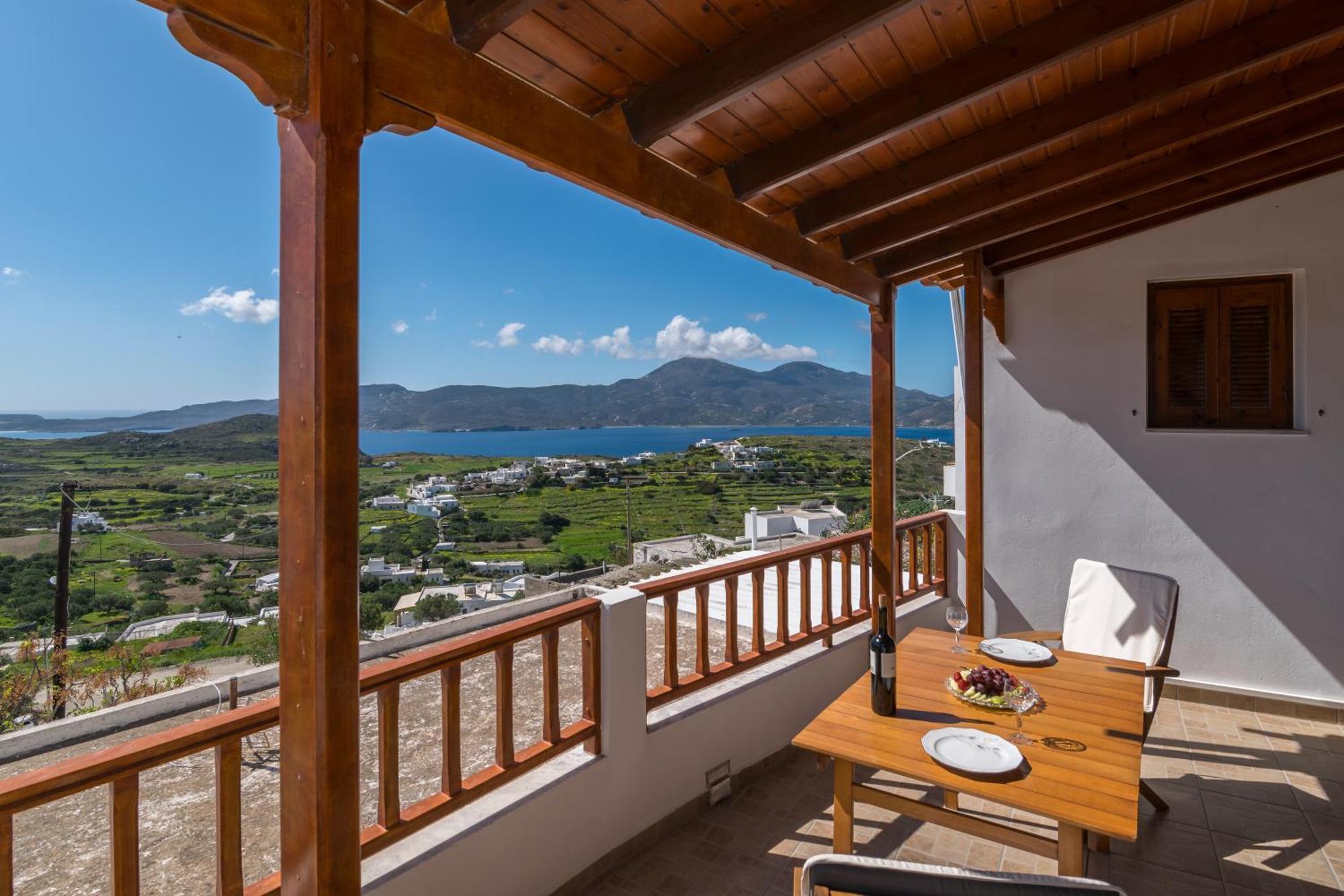 Uncle John'S House With View Tripití Exterior foto